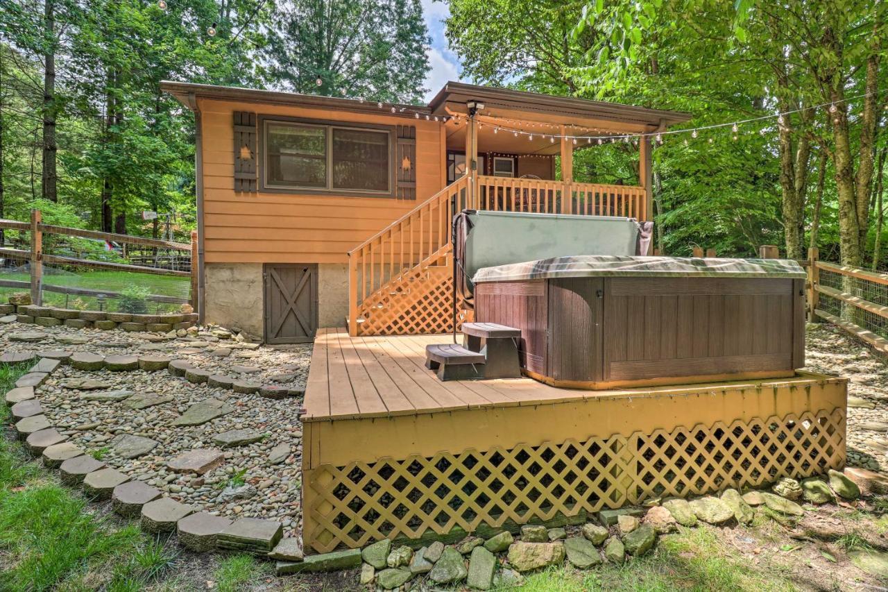 Vintage Creekside Cottage With Hot Tub And Grill! Маги Вали Екстериор снимка